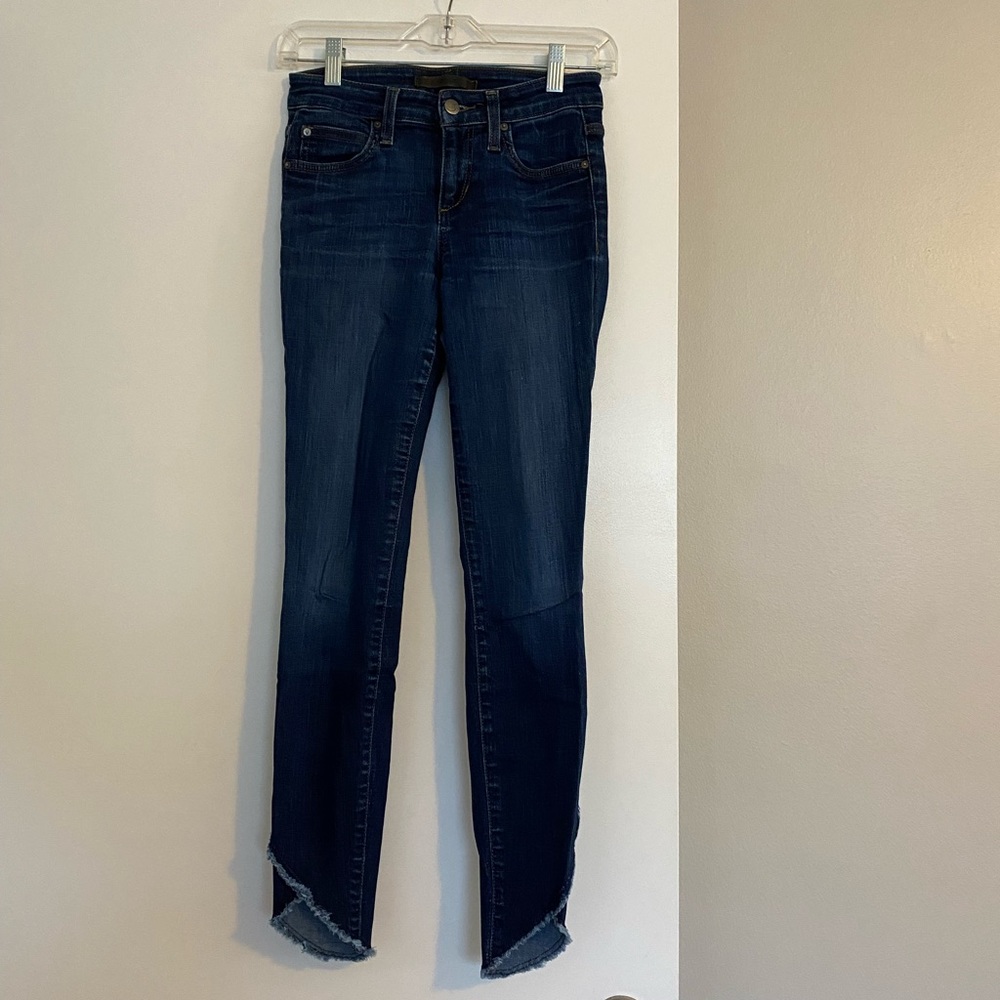 Joes Flawless The Icon Mid-Rise Skinny Ankle Jean w/ Petal Hem